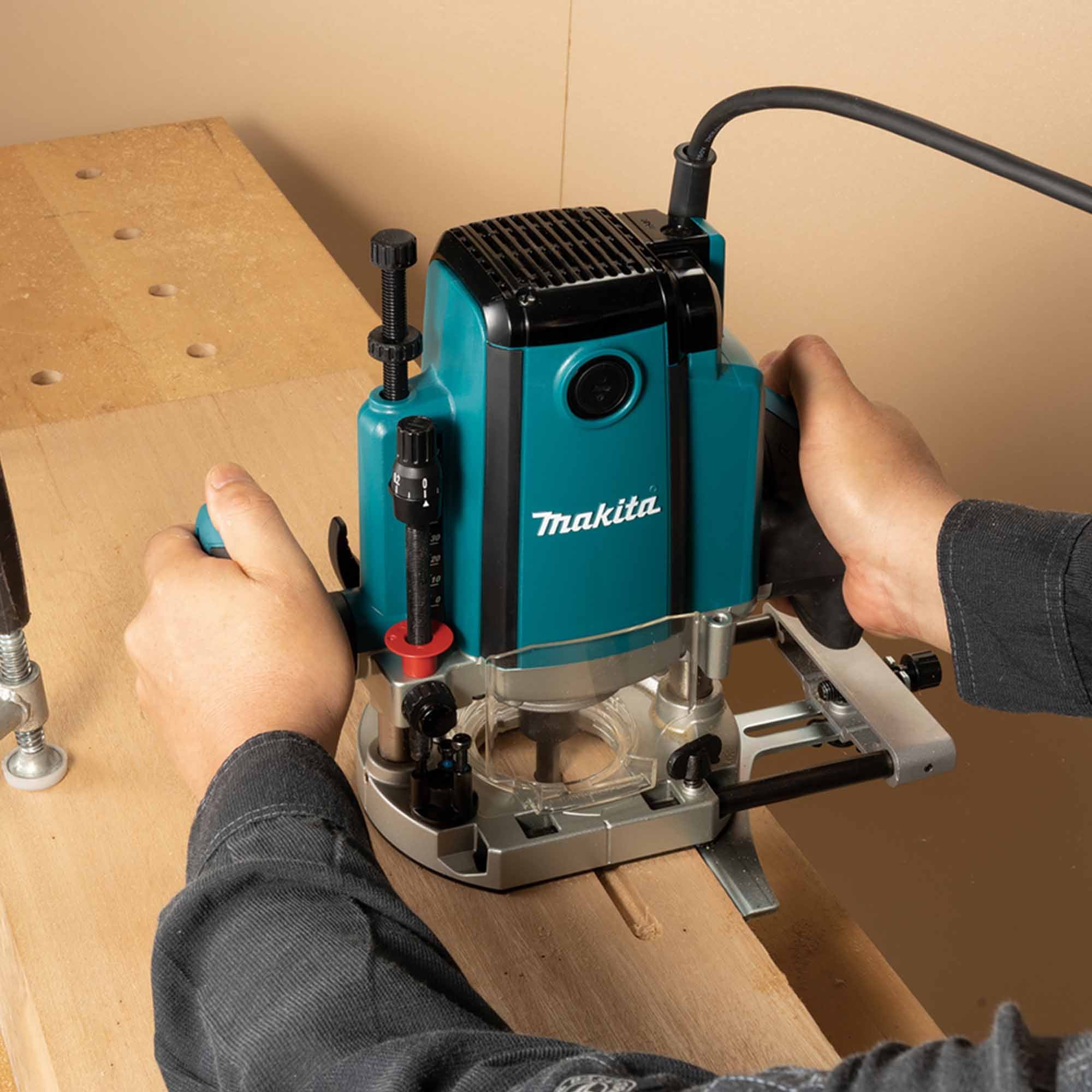 Máquina de fresado vertical Makita RP1803FJ 1650W