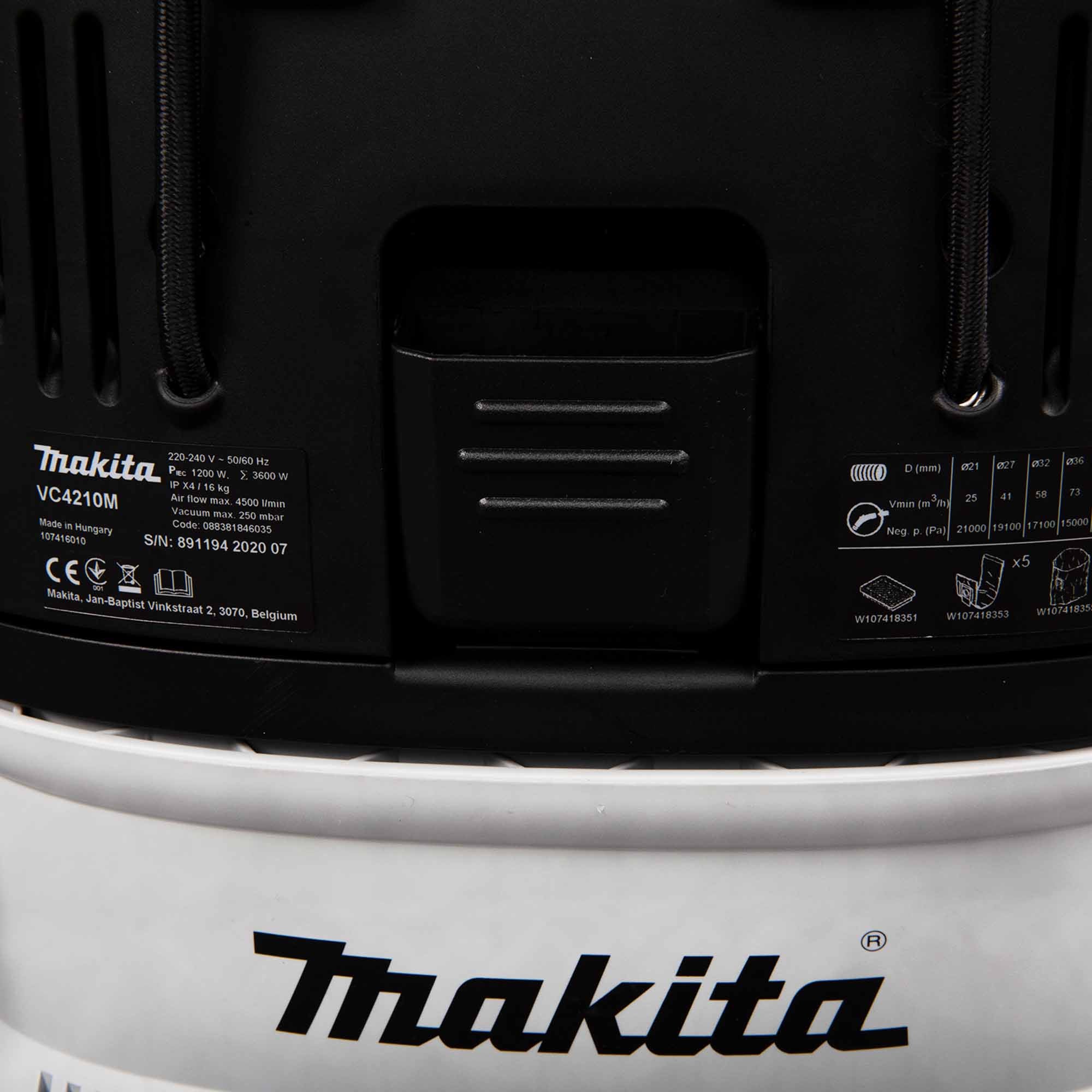 Makita VC4210MX 1200W Aspirador